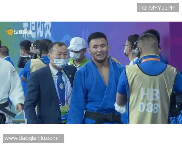 柔道背景下的足球明星盘点他们的运动成就与人生故事